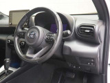 運転席の様子です。見通しの良いすっきりとした内装で運転しやすい空間となっております!