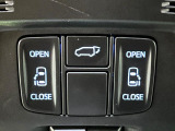 【パワーバックドア】スマートキーや運転席のボタンを押すだけでリアゲートが自動で開閉します!荷物を持っている時や、高い位置にあるバックドアを閉める際に便利な機能です♪