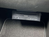 【ETC装備】高速道路料金所での小銭の出し入れや雨天時における窓の開閉などの煩わしさから解放されます。料金所をスムーズに通過でき、快適です。
