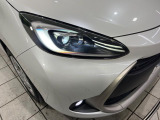 【LEDヘッドライト】悪天候や夜間走行時も良好な視界を確保し安心して運転できる高輝度LEDヘッドライトを装備!点灯速度が早く、消費電力も抑えられています。