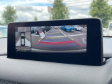 【360&deg;ビューモニター】専用のカメラにより、上から見下ろしたような視点で360度クルマの周囲を確認することができます☆死角部分も確認しやすく、狭い場所での切り返しや駐車もスムーズに行えます。