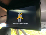 【12.8型フリップダウン】大画面モニターで後席でもエンタメをお楽しみいただけます。家族や友人とお出かけする機会が多い方に大人気です♪