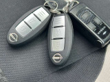 インテリジェントキーでドアの開閉ラクラク!キーを取り出して開ける必要が無いので、荷物を持っている時や、雨の日は便利ですよ!