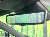 【デジタルインナーミラー】後席の大きな荷物や同乗者で後方が確認しづらい時でも安心!カメラが撮影した車両後方の映像をルームミラー内に表示。クリアな視界で状況の確認が可能です!