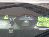 【シティブレーキアクティブシステム】低速走行中に前方の車両等を認識し、衝突しそうな時は警報とブレーキで衝突回避と被害軽減をアシスト。より安全にドライブをお楽しみいただけます。