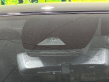 【トヨタセーフティセンス】走行中に前方の車両等を認識し、衝突しそうな時は警報とブレーキで衝突回避と被害軽減をアシスト。より安全にドライブをお楽しみいただけます。