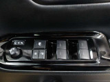 運転席はオートパワーウィンドウ☆窓の全閉全開が自動で出来るので便利ですよ♪