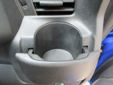 運転席側のドリンクホルダーです。