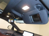 運転席・助手席バニティミラー&照明付サンバイザー