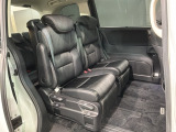 2列目もゆったり座れますよ♪天井高く広々です!