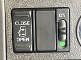 【パワースライドドア】スマートキーや運転席のスイッチでスライドドアの開閉が可能♪電動だから力を入れてドアを開ける必要が無く、小さいお子様でも、重い荷物を持っている時もラクに開け閉めできます♪