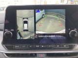 アラウンドビューモニターです☆車の前後左右にカメラがついており駐車時には上から車を見たような画面が見れますので、4方向の状況を確認することができる便利な機能です☆