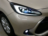 LEDヘッドライトです。デザイン性がよくとても明るいので、夜間の走行や悪天候でも安心です。しかも長寿命!