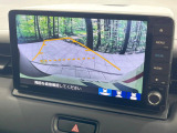 【バックカメラ】駐車時に後方がリアルタイム映像で確認できます。大型商業施設や立体駐車場での駐車時や、夜間のバック時に大活躍!運転スキルに関わらず、今や必須となった装備のひとつです!