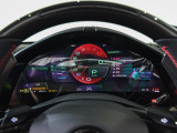 スマートフォン・コネクションを装着し、使い慣れたナビや音楽アプリを車載モニターの大画面で直感的に操作いただけます。