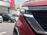 【LEDヘッドランプ】鮮やかな白色光で、クリアな視界を確保するLEDヘッドランプ装備♪
