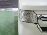 LEDヘッドライトは、点灯の瞬間から光量を発揮し、突然暗くなるトンネルなどでの安定感を高めます。
