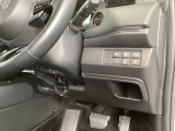 左側に高速で便利なETCがあり、横滑りを防ぐVSAなどのスイッチは、運転席の右側、手の届きやすい位置にあります。