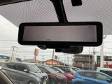 インテリジェントルームミラーはフル乗車でも後方が確認できます。