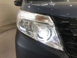 LEDヘッドライトです。デザイン性がよくとても明るいので、夜間の走行や悪天候でも安心です。しかも長寿命!