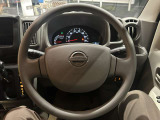 ハンドルは軽やかに回り、気持ちよく運転が出来ます。