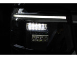 LEDヘッドライトで夜間の視認性も高く、更にオートライト搭載で、車外の明るさを感知し自動でライトを点消灯します。またエンジンOFFにすれば一緒に消灯し、消し忘れやトンネル走行時などに非常に重宝します!