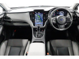 使い勝手に優れた運転席周りです。中央の11.6インチ大画面ナビが目を引きます。