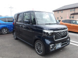 こちらのおクルマはメーカー保証期間内ですので新車一般保証特別保証を継承いたします(一般保証は新車登録月から3年間または走行60000kmまで、特別保証は新車登録月から5年間または100000kmまで)