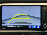 【バックカメラ】運転が苦手な方も車庫入れラクラクです!ギアをリバースに入れれば自動的に切り換わりますので、面倒な操作は不要です♪狭い駐車場もお車を傷つけず安心ですね!