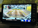 【バックカメラ】駐車時に後方がリアルタイム映像で確認できます。大型商業施設や立体駐車場での駐車時や、夜間のバック時に大活躍!運転スキルに関わらず、今や必須となった装備のひとつです!