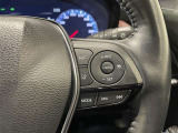 【ステアリングスイッチ】運転中に視線を前に向けたまま画面の操作できます。