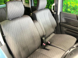 運転席まわりには十分なスペースがあり、大柄な方でもゆったり運転していただける環境です。
