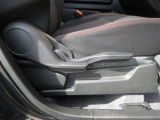 一人一人に合ったポジションにシートを細かく調整することが出来ます。長時間の運転でも疲れにくくなり、安心して運転することに寄与します。
