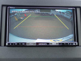 バックカメラ装備しております。駐車時に大変役に立ちますよ。駐車が苦手な方にも便利機能です。