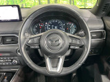 【純正革巻きステアリング】上質な革を使用することで、手にしっかり馴染みとても運転しやすいハンドルです♪