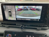 上から丸見えアラウンドビュー!車を真上から見下ろした様な映像を映し出します。これで苦手な車庫入れもラクラク。