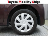 シンプルなデザインの純正ホイールキャップです。落ち着いたデザインですので車体と一体感があります。