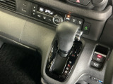 発進時から滑らかに加速する無段階変速のCVTはストップ&ゴーの多い街の中も快適です