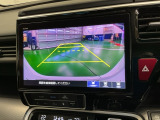 バックモニター付きで、車庫入れやバック時の後方確認をサポート。