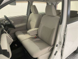 厚みがあって、座り心地のいいシート。運転席も助手席もリラックスしてゆったりと座れます♪