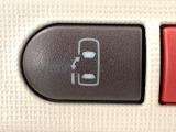 【パワースライドドア】スマートキーや運転席のスイッチでスライドドアの開閉が可能♪電動だから力を入れてドアを開ける必要が無く、小さいお子様でも、重い荷物を持っている時もラクに開け閉めできます♪