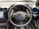 【純正革巻きステアリング】上質な革を使用することで、手にしっかり馴染みとても運転しやすいハンドルです♪