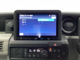 HondaCONNECT対応の便利なナビディスプレー。お持ちのスマートフォンと連携して、ナビやBluetoothでの音楽再生が可能です。デザインはもちろん、操作性も良好です。