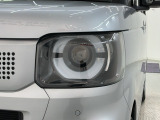 LEDヘッドライトは、点灯の瞬間から最大光量を発揮し、突然暗くなるトンネルなどでの安定感を高めます。