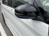 ドアミラーにはLEDのウインカーも装備され、対向車への視認性も良く、安全性に優れます