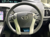 インテリアに合わせたデザインのステアリングは、運転される方のことも考え、運転しやすい形状、大きさです。是非一度、実際に触ってお確かめください。