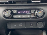 オートエアコン搭載車です。風量を自動で調節します。