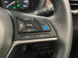 【アダプティブクルーズコントロール】 走行中に先行車の様子を検知しながら、設定した速度の範囲内で先行車との距離のキープを支援!疲れにくく、長距離運転中の渋滞なども快適に運転できます。
