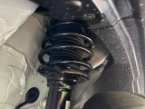 お車を安心してお乗りいただく為には、足回りの定期点検が欠かせません。サービスサポート(有償保証)では無料点検もご提供しており、安心のカーライフをお過ごしいただけるサポート体制が整っています。