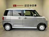 車両右側面からの写真になります。車をご覧になりたい時はお気軽に最寄りの店舗へご相談下さい。